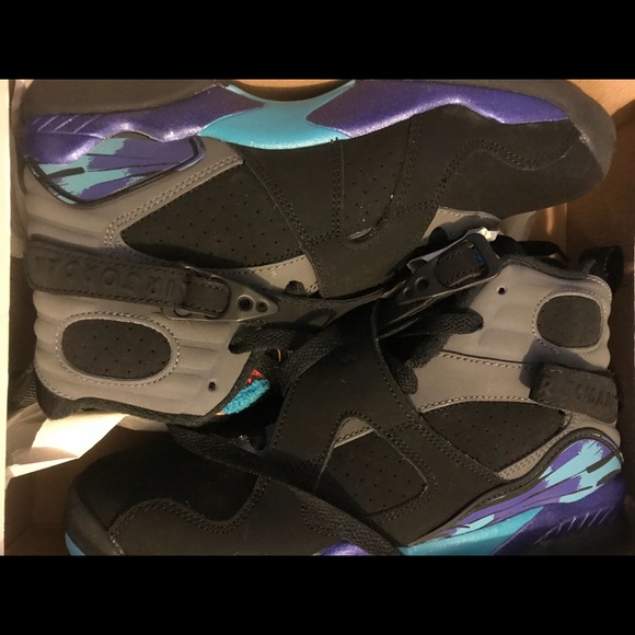 💎😈 Retro 8 Jordan’s Female size 5 Bugs Bunny’s - Picture 7 of 8